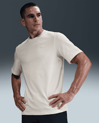 Nike PrimaryVielseitiges Nike Dri-FIT Kurzarm-Oberteil für Herren Super Rabatt