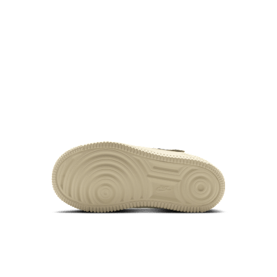 Nike Force 1 Low LV8 EasyOnSchuh (jüngere Kinder) Wochenangebot