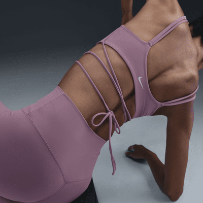 Nike Zenvy Strappy WrapGepolsterter Sport-BH mit leichtem Halt Fabrikladen