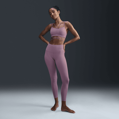 Nike Zenvy Strappy WrapGepolsterter Sport-BH mit leichtem Halt Fabrikladen