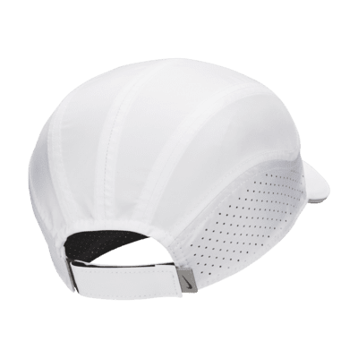Nike Dri-FIT ADV FlyCap mit unstrukturiertem und reflektierendem Design Exklusive Angebote