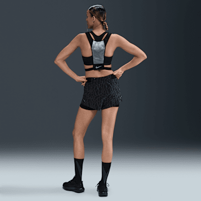 Nike SwiftDri-FIT 2-in-1-Laufshorts mit mittelhohem Bund und Print (Damen) Kostenloser Versand